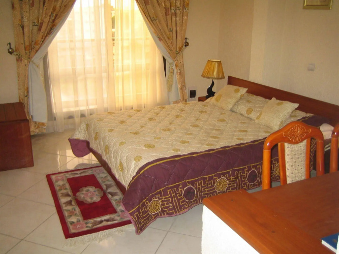 Serena Palace Hotel