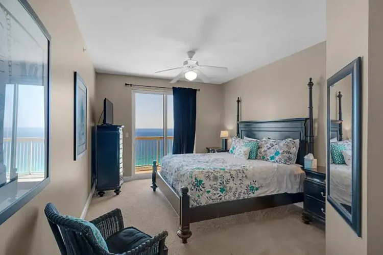 Calypso 2-2108 West