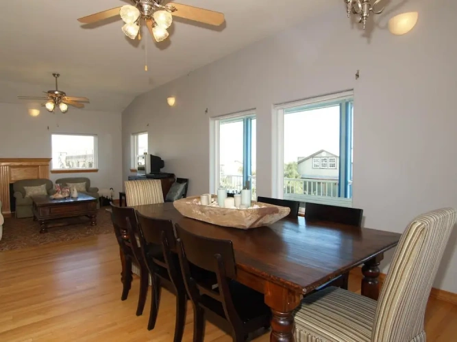 4 Bedrooms Cottage