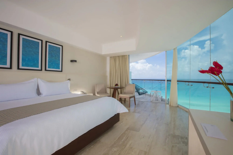 Altitude at Krystal Grand Cancun - All inclusive