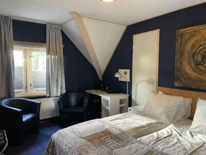 Standard Twin room with water view
