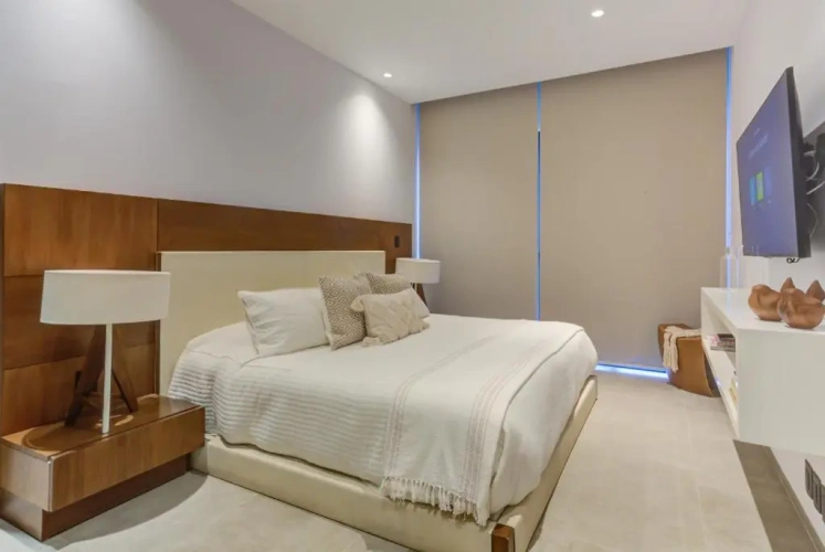 2 Bedrooms Apartment
