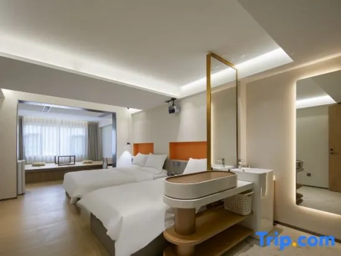 Standard Triple Family room