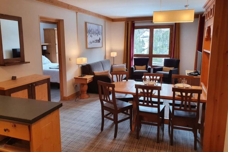 2 Bedrooms Apartment
