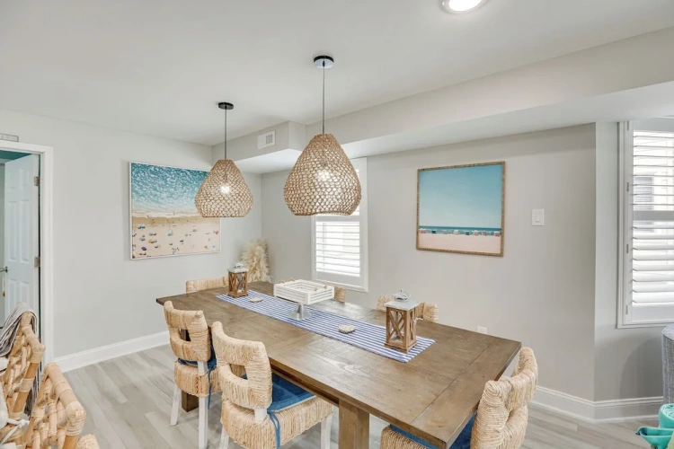 Wildwood Home w/ Deck - Walk to Beach + Boardwalk!