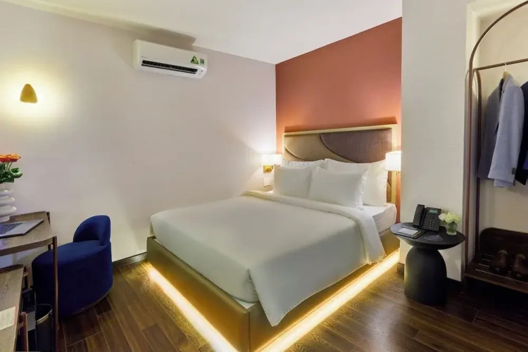 Deluxe No Window Double room