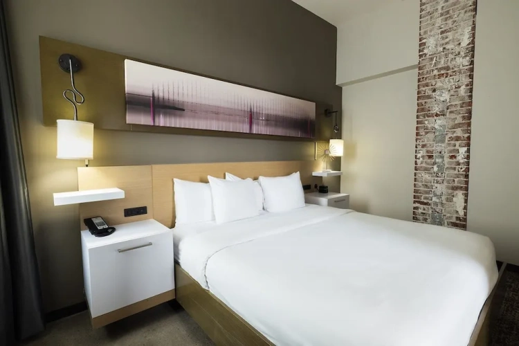 1 Bedroom Suite