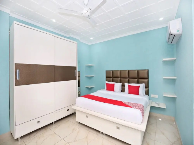 OYO 13130 Dream Nest