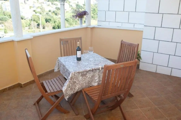 1 Bedroom Apartment with balcony