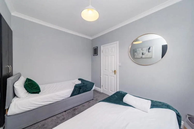 Cosy three bedroom flat next brighton seafront SLEEP 8