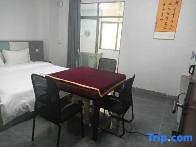 1 Bedroom Business room