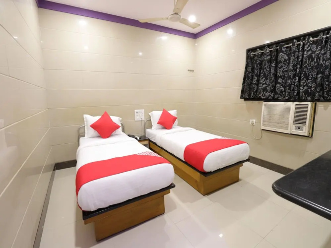OYO 10697 Hotel Suraj Inn