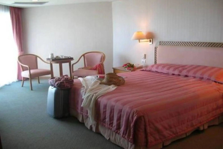 Khanom Golden Beach Hotel