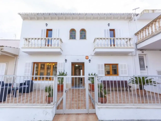 4 Bedrooms Cottage