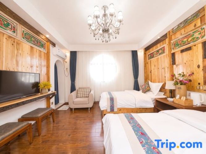 Deluxe Family Suite