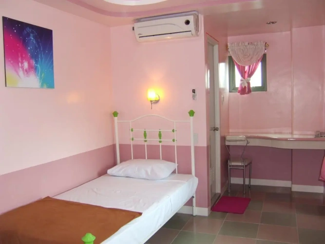 Economy room
