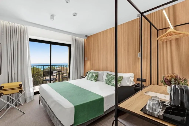 Twin room with sea view