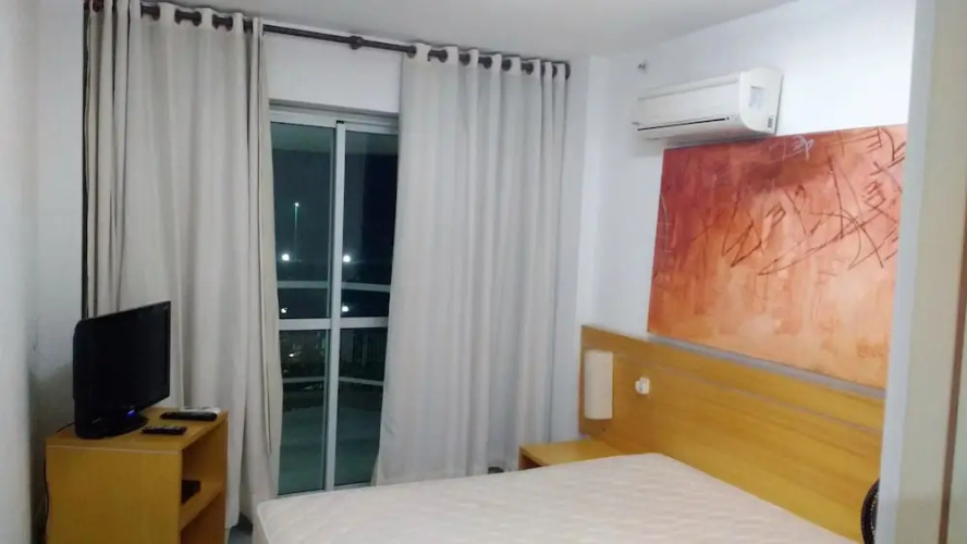 Quarto e Sala de Frente para o Mar