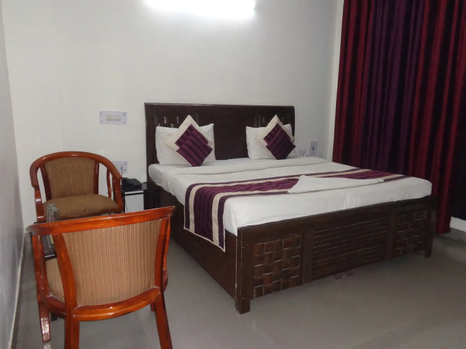 OYO 10662 Hotel Town Noida
