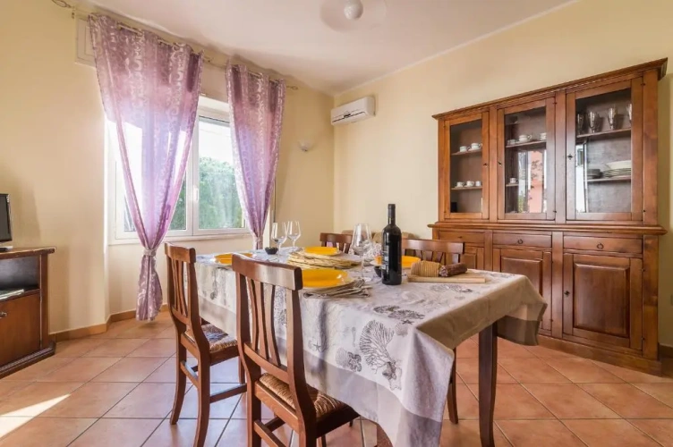 3 Bedrooms Apartment