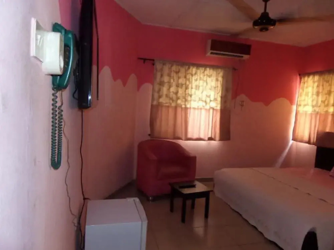 Phadis Hotel