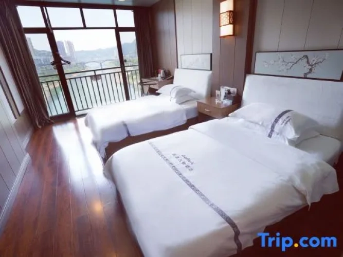 Standard Double room with river view