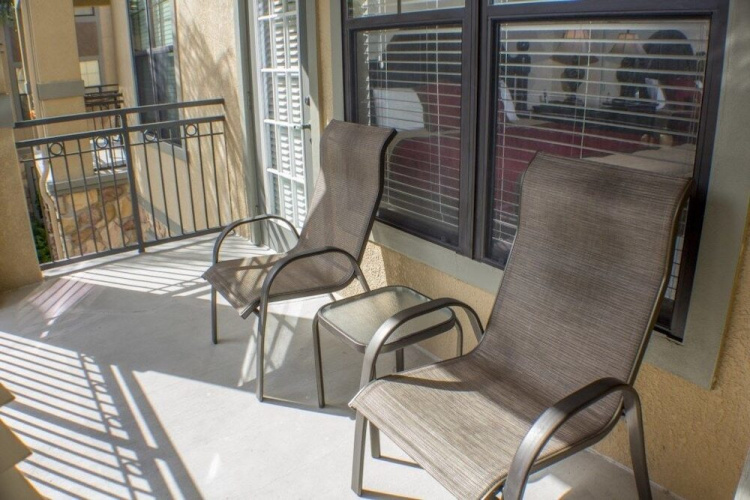 Bella Piazza 2 bed / 3 bath condo