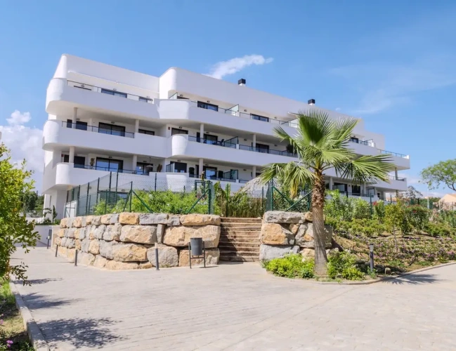 1 Bedroom Apartment with balcony
