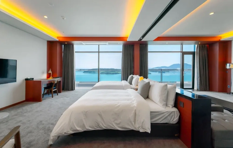 Family Suite with ocean view