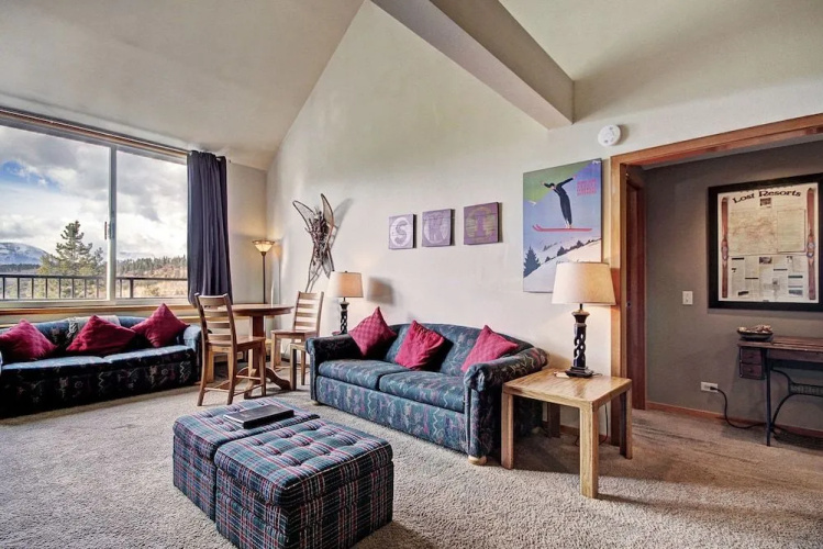 2130 The Pines 1 Bedroom Condo by RedAwning