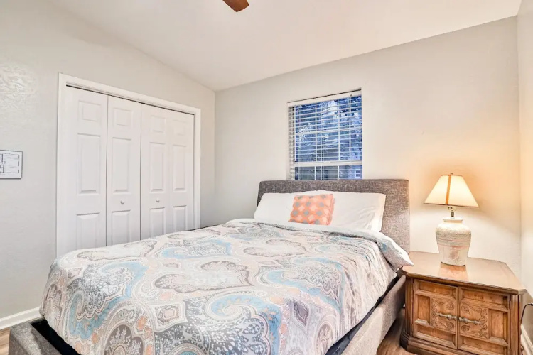 Home With Enclosed Yard, Fire Pit, Wifi, W/d, & AC - Great Location