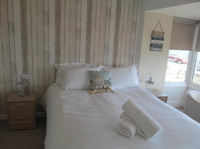 Shoreline Lodgings