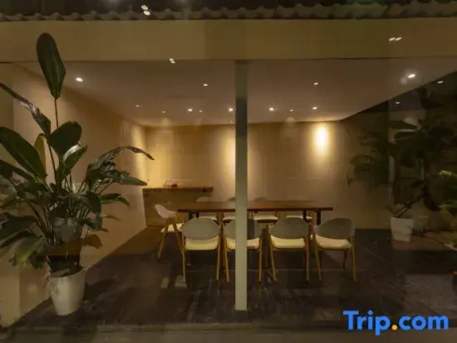 Yifang Hotel