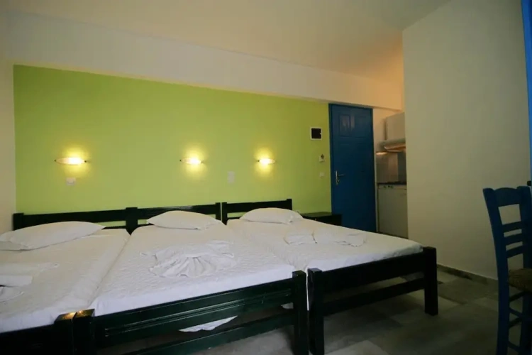 Standard Triple room with balcony