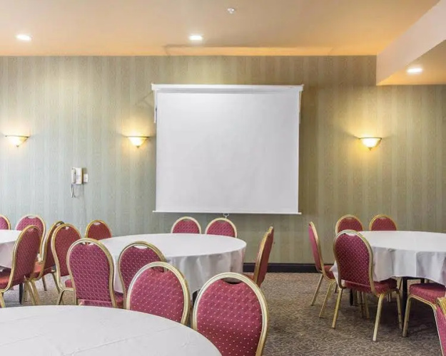 Comfort Inn & Suites photo 18
