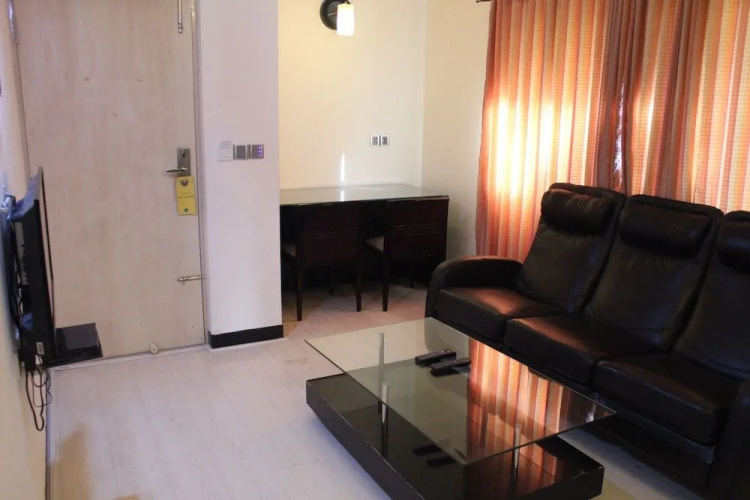 White Canvas Hotel