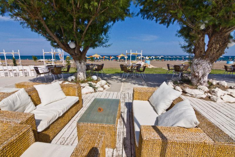 Gregory Peck Beach Break Apartments