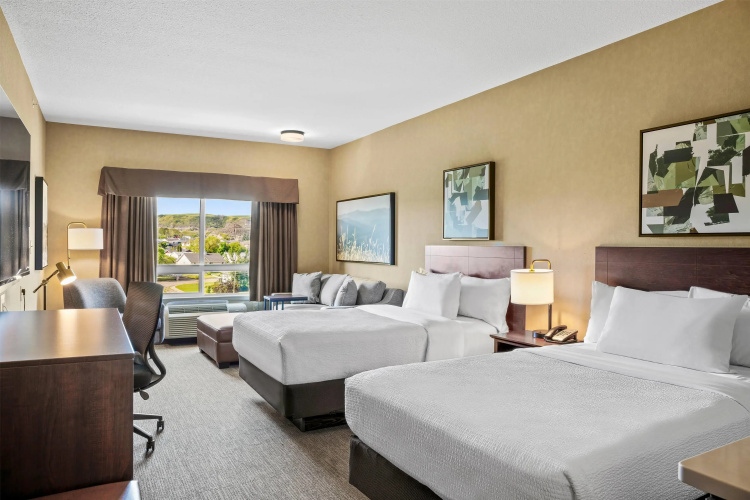 Ramada by Wyndham Drumheller Hotel & Suites