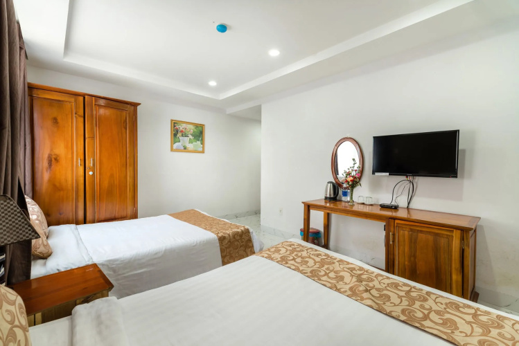 Rose Hotel