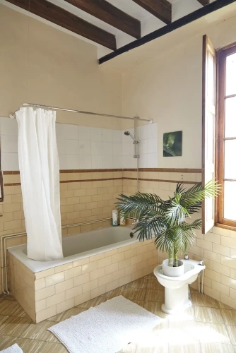 Family Studio with courtyard view