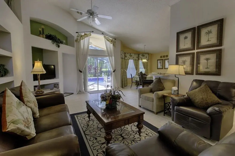 Stunning 3 bed Former Model Home With Private Upgraded Pool - 352