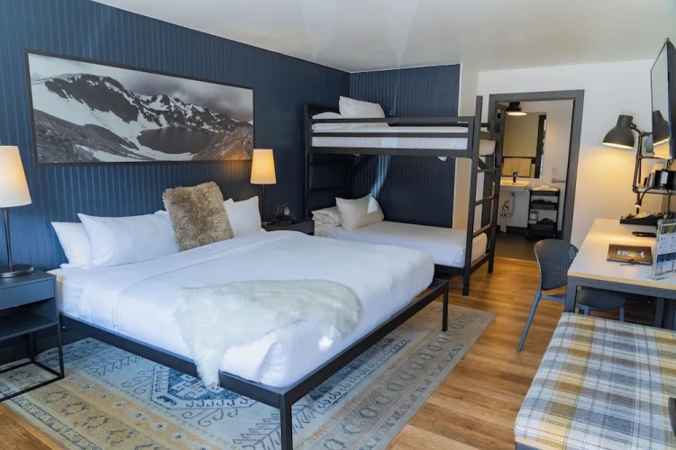 Deluxe Quadruple room