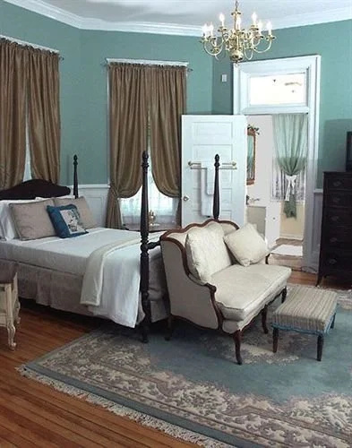 The Historic Manse