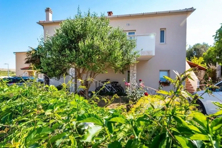 San - Comfortable and Great Location - A2