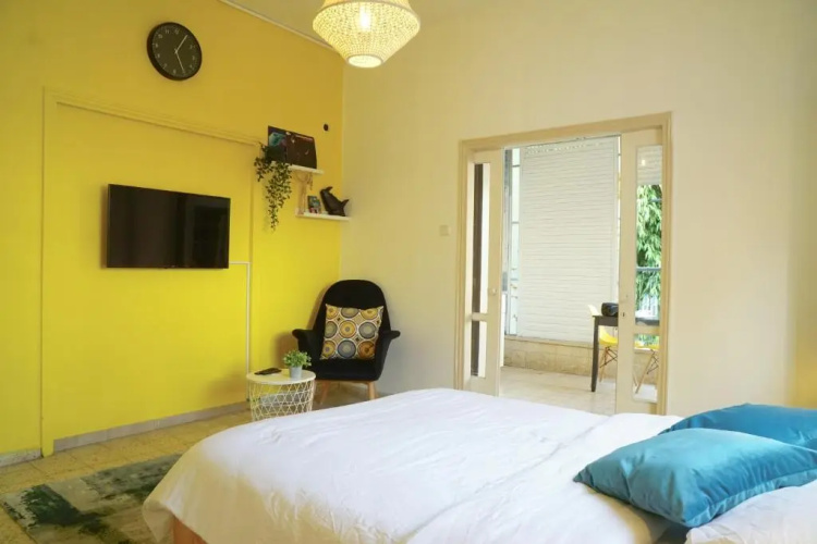 Meir 8 Hotel