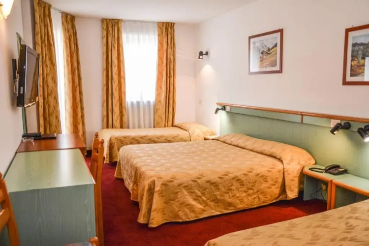 Standard Quadruple room