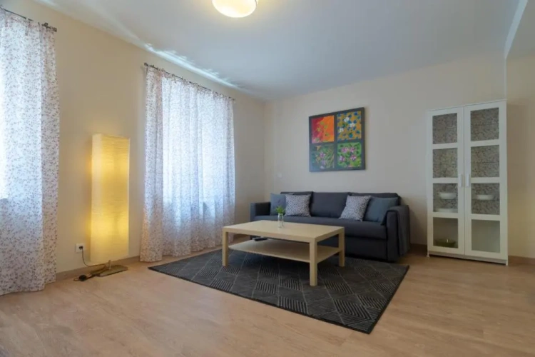 2 Bedrooms Apartment