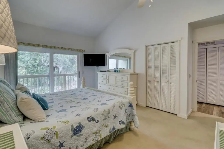 1504 Shipmaster 2 BR Condo Shipyard