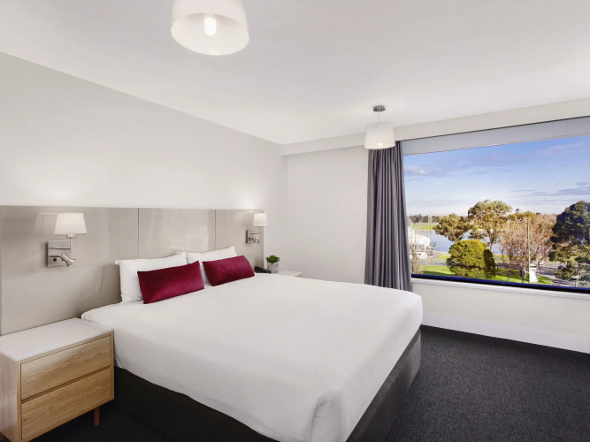 Standard Double room with lake view