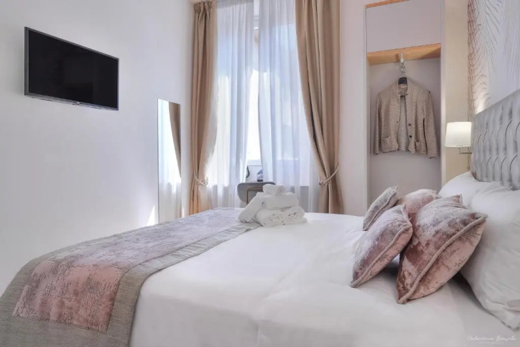 Hotel Cosmos